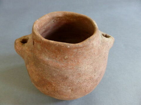 vase à étrier, image 2/2
