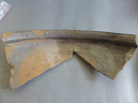 plat ; fragment, image 1/1