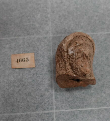 figurine, image 2/2