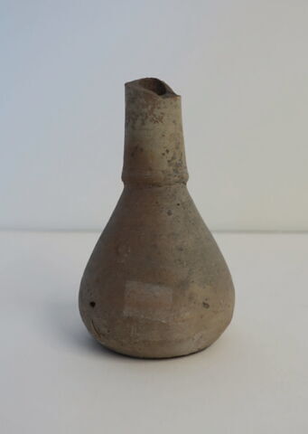 vase, image 2/2