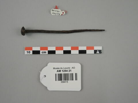 arme ; clou, image 1/1