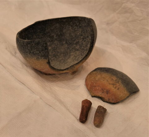 vase, image 2/4