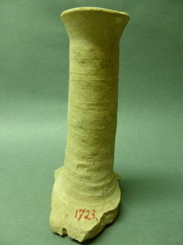 clou de fondation, image 2/2