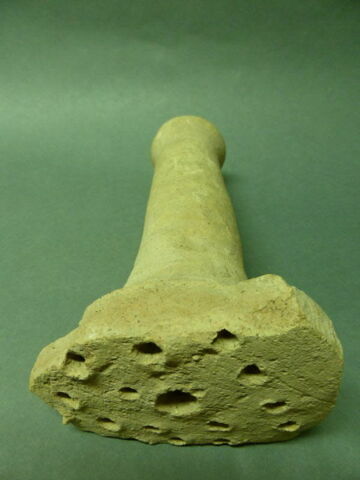 clou de fondation, image 1/2