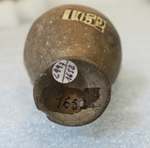 vase, image 3/4