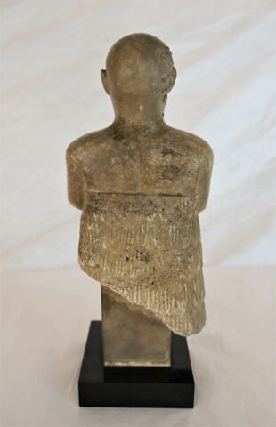 statue, image 2/8
