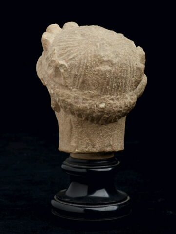 statue, image 7/8
