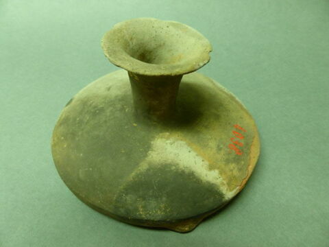 vase, image 3/3