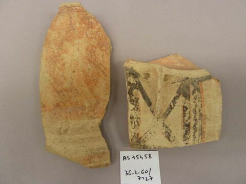vase ; fragment, image 2/2