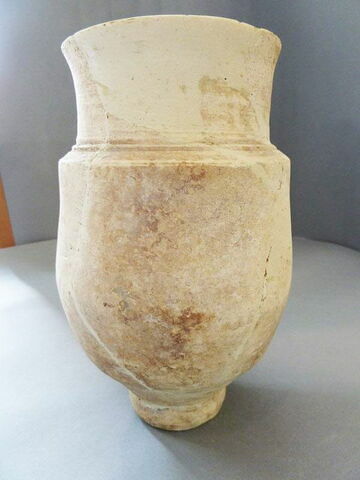 vase, image 2/3
