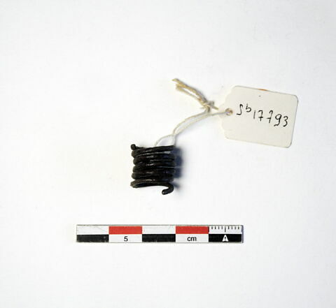 ornement de cheveux ; boucle d'oreille, image 1/1