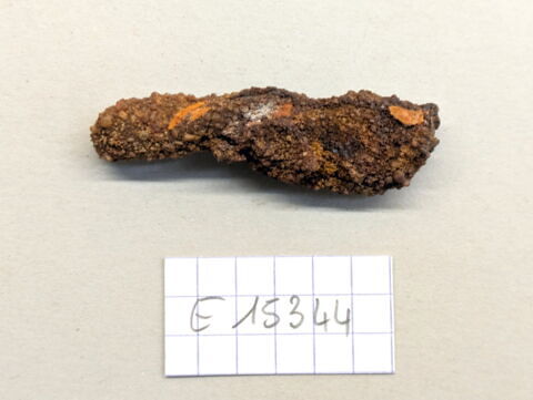 outil ; dépôt de fondation, image 1/2