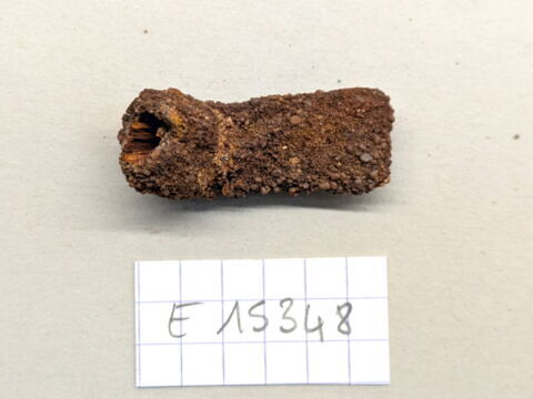 outil ; dépôt de fondation, image 1/3