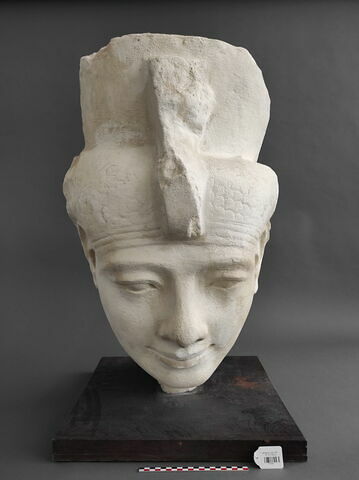 Moulage de la statue de la reine Moutnedjemet du musée du Caire, image 1/3