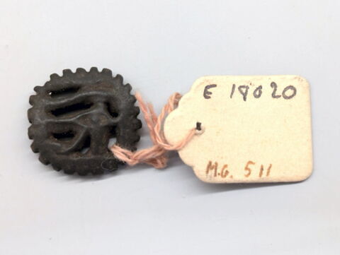 amulette oudjat circonscrit ajouré