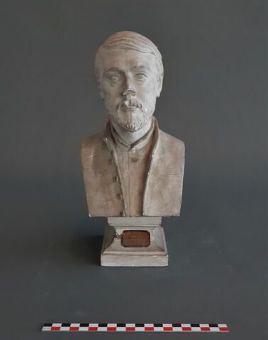 Moulage d'un buste d'Auguste Mariette (?) signé A. Lami, image 1/4