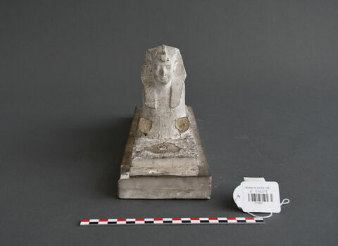 moulage ; statue ; Moulage du sphinx en bronze N 832 B ?