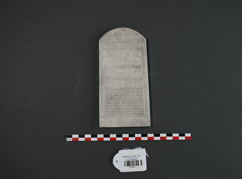 copie ; stèle cintrée ; copie miniature d'une stèle d'Abydos
