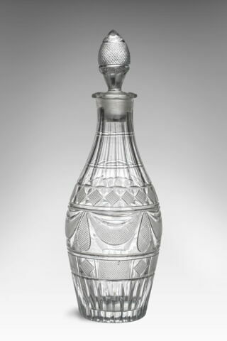 Carafe à liqueur avec bouchon, d'un ensemble de trois carafes, image 1/2