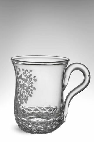 Gobelet de forme tulipe avec anse ou chope, image 1/2