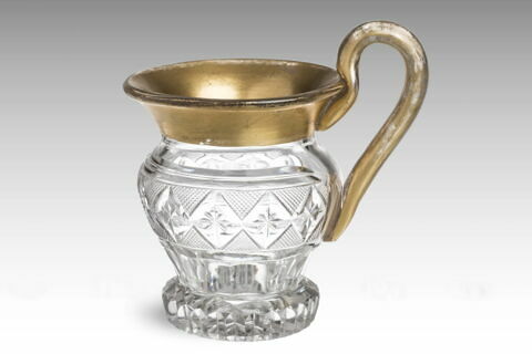 Tasse, d'un ensemble avec soucoupe, image 1/2