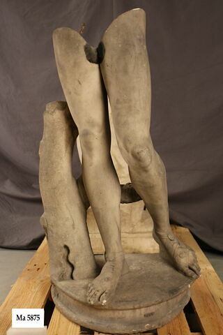 statue, image 1/4