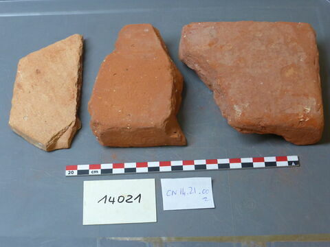 carreau, fragment ; brique, fragment, image 1/1