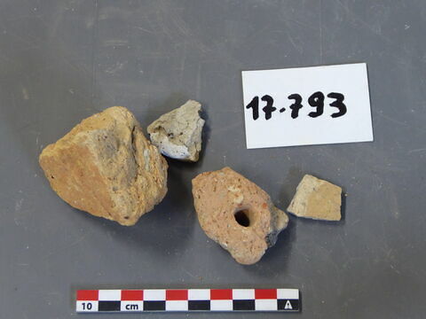 tuile, fragment ; brique, fragment, image 1/1