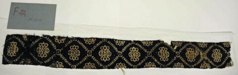 bande décorative d'habillement ; fragment, image 2/2