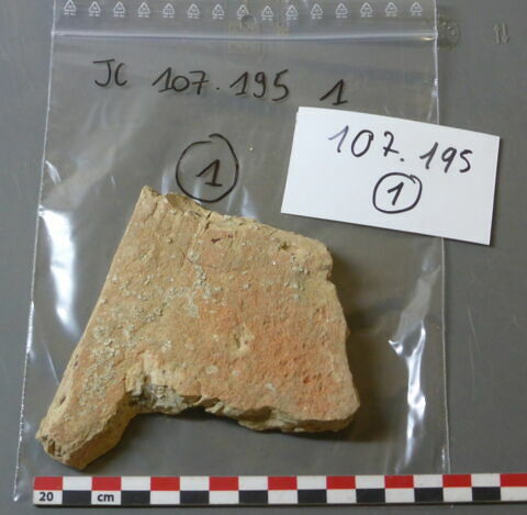 tuile, fragment, image 1/1