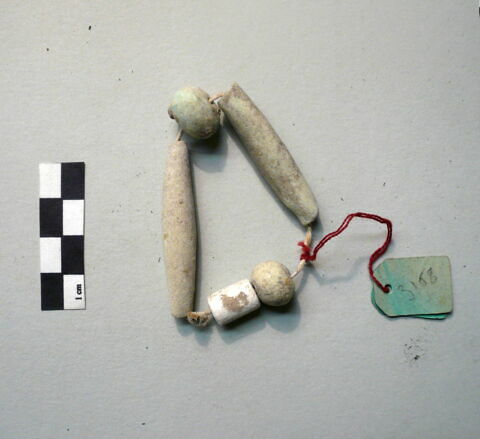 perle ; collier, image 2/2