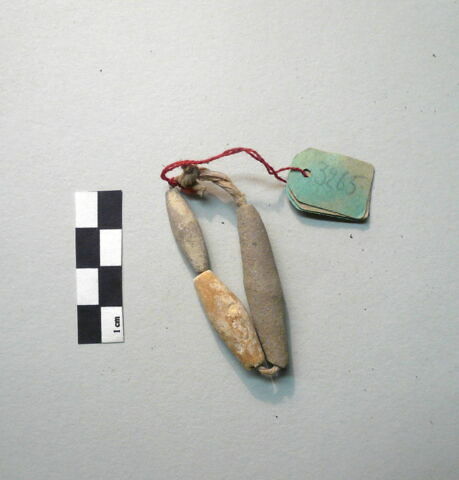 perle ; collier, image 2/2