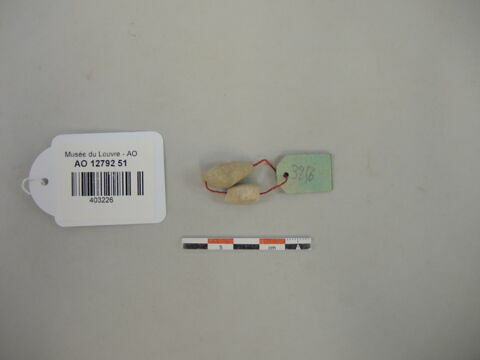 perle ; collier, image 1/2