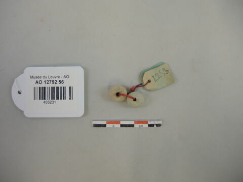 perle ; collier, image 1/2