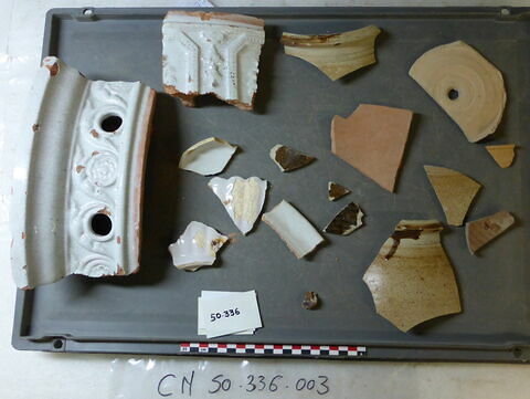 vase, récipient, fragment ; brique de poêle, fragment, image 1/1