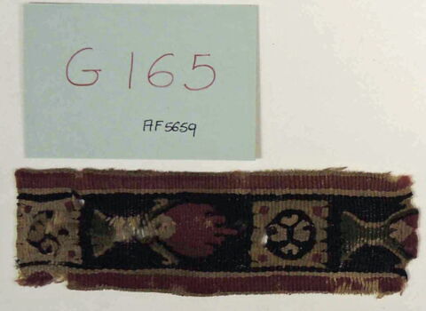bande décorative d'habillement ; fragment, image 2/2