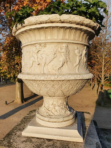 Vase aux anses formées d'une sirène