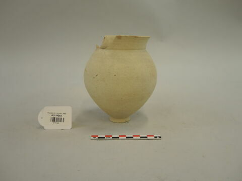 vase, image 1/3