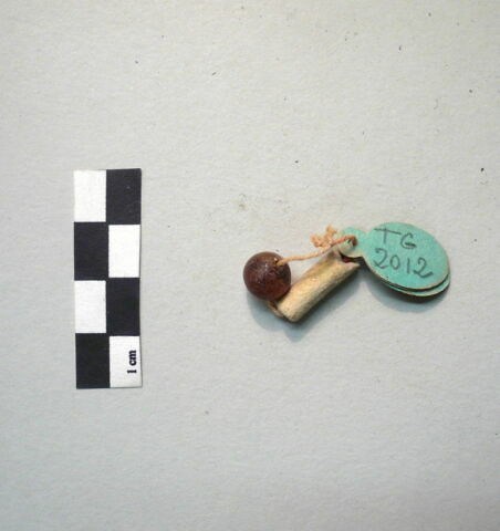 perle ; collier, image 2/2