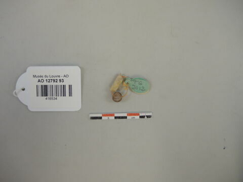 perle ; collier, image 1/2