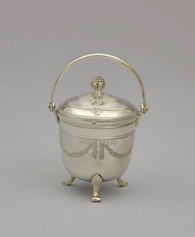Petit pot à bouchées ou "marmite" du service de George III d'Angleterre et de Hanovre, d'une paire (OA 12885)