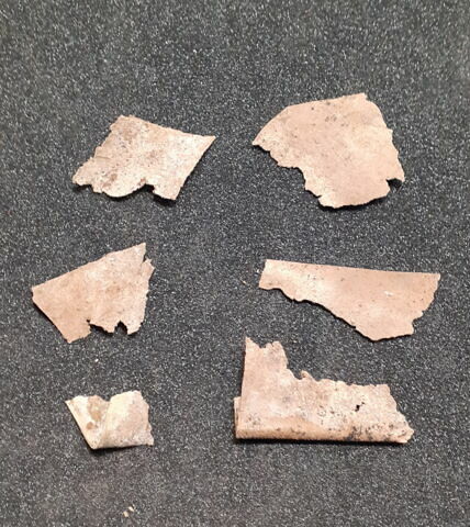objet indéterminé, fragment, image 1/2