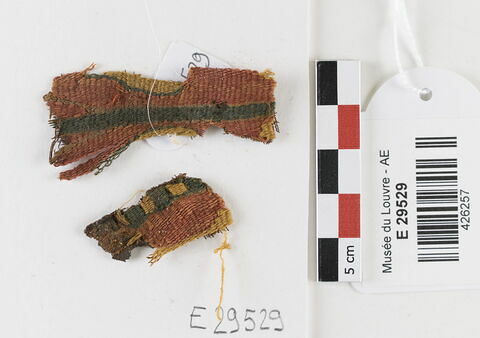 décor de textile ; fragments, image 1/2