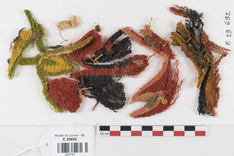 décor de textile ; fragments, image 1/2