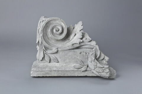chapiteau ; bas-relief, image 2/2