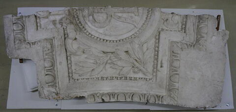 panneau, fragment ; bas-relief