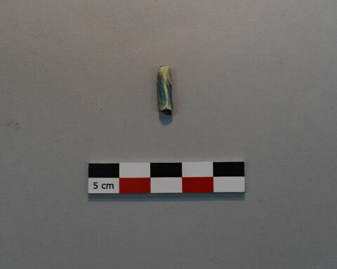 verrerie ; perle, fragment