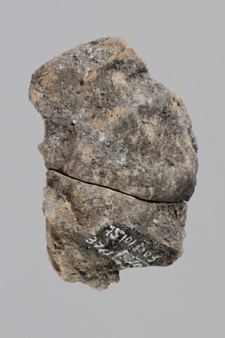 sculpture, fragment, image 2/2