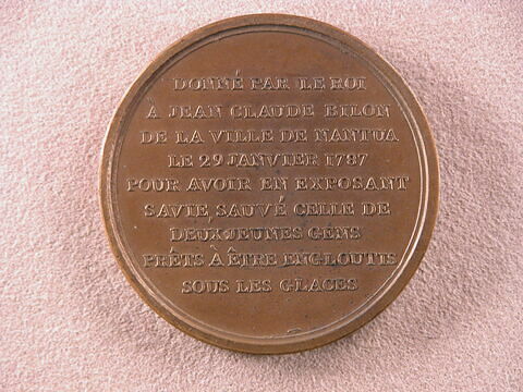 Médaille offerte à Jean-Claude Bilon, image 1/2