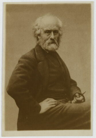 Portrait de Constant Dutilleux, mi-corps, assis de trois-quarts, image 1/1